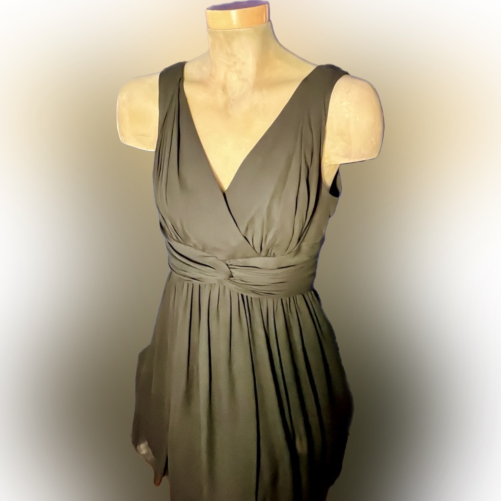 Donna Morgan sleeveless flowy little black cocktail  dress. Women Size 8